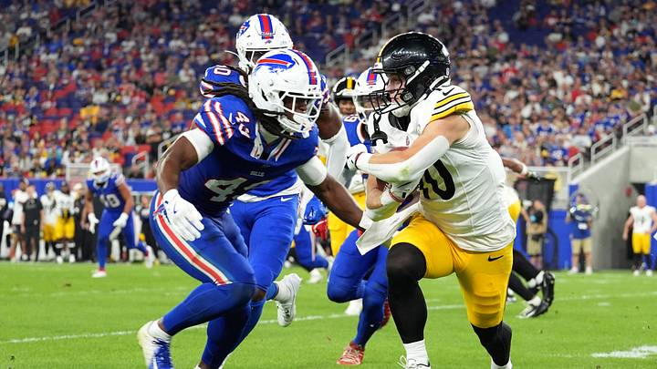 Aug 27, 2026; Orchard Park, New York, USA; Pittsburgh Steelers wide receiver Kaden Wetjen (10) carries the ball defended by Buffalo Bills linebacker Keonta Jenkins (49) during the second half at New Highmark Stadium. Mandatory Credit: Gregory Fisher-Imagn Images Aug 27, 2026; Orchard Park, New York, USA; Pittsburgh Steelers wide receiver Kaden Wetjen (10) carries the ball defended by Buffalo Bills linebacker Keonta Jenkins (49) during the second half at New Highmark Stadium. Mandatory Credit: Gregory Fisher-Imagn Images