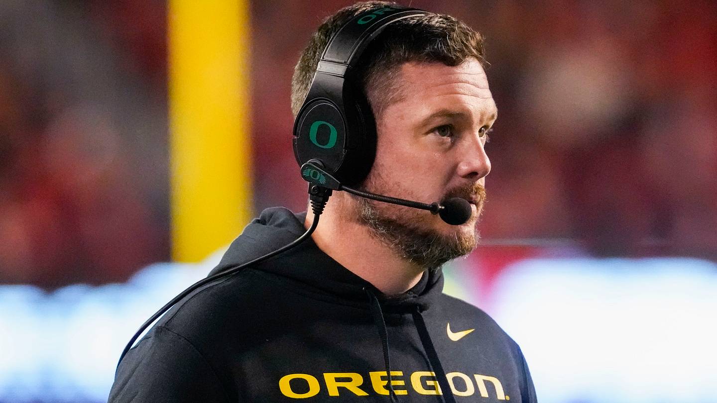 Dan Lanning Explains Using Bryce Boettcher Highlights Before Oregon's Scrimmage