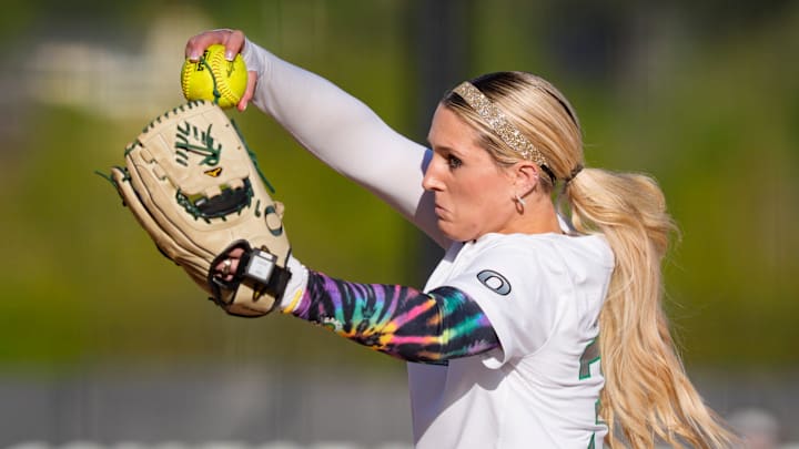 The Oregon Ducks have claimed the No.9 spot. 