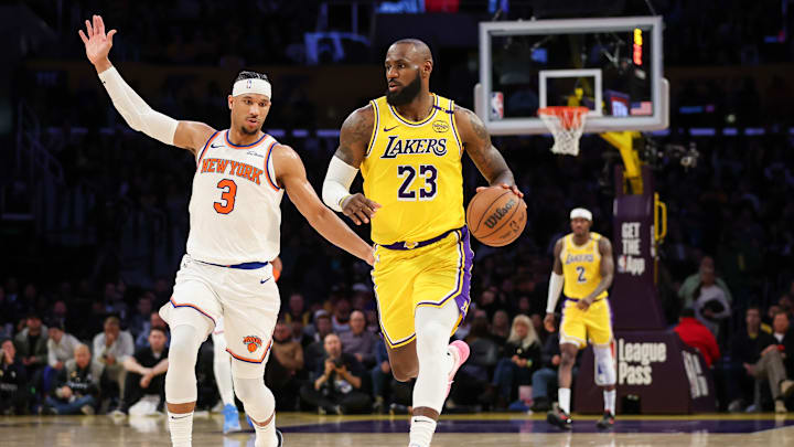 New York Knicks v Los Angeles Lakers