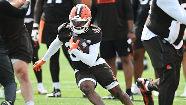 Cleveland Browns running back Dylan Sampson (22) runs with the ball during minicamp at CrossCountry Mortgage Campus. 