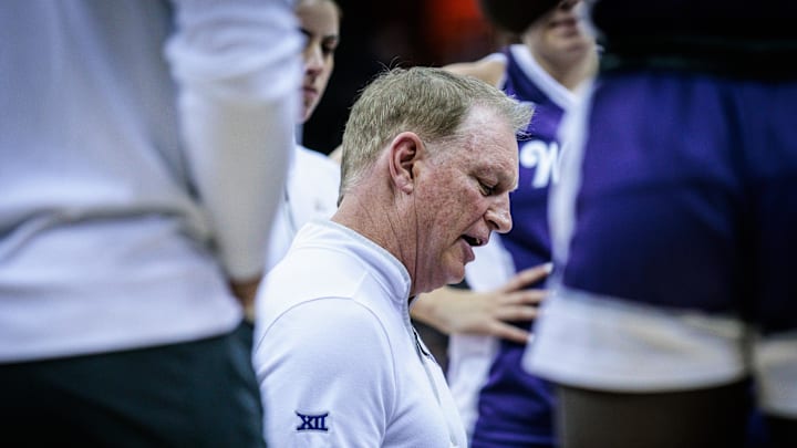 Mar 11, 2024; Kansas City, MO, USA; Kansas State Wildcats coach Jeff Mittie during a timeout in the first half against the Texas Longhorns at T-Mobile Center. Mandatory Credit: William Purnell-Imagn Images