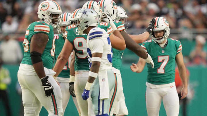 Miami Dolphin kicker Jason Sanders (7) is congratulated by teammates after making a field goal during the first half of an NFL game against the Dallas Cowboys at Hard Rock Stadium in Miami Gardens, Dec. 24, 2023.