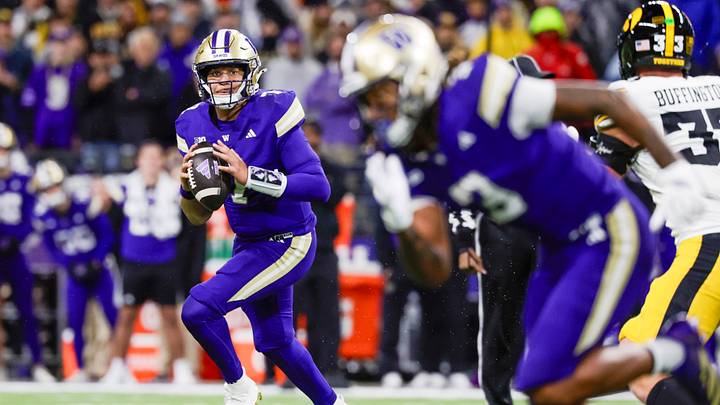 Oct 9, 2026; Seattle, Washington, USA; Washington Huskies quarterback Elijah Brown (7) looks to pass against the Iowa Hawkeyes during the third quarter at Husky Stadium. Mandatory Credit: Joe Nicholson-Imagn Images Oct 9, 2026; Seattle, Washington, USA; Washington Huskies quarterback Elijah Brown (7) looks to pass against the Iowa Hawkeyes during the third quarter at Husky Stadium. Mandatory Credit: Joe Nicholson-Imagn Images