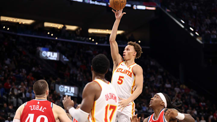 Jan 4, 2025; Inglewood, California, USA; Atlanta Hawks guard Dyson Daniels (5) shoots the ball between Los Angeles Clippers center Ivica Zubac (40) and guard Terance Mann (14) during the second half at Intuit Dome. Mandatory Credit: Kiyoshi Mio-Imagn Images Jan 4, 2025; Inglewood, California, USA; Atlanta Hawks guard Dyson Daniels (5) shoots the ball between Los Angeles Clippers center Ivica Zubac (40) and guard Terance Mann (14) during the second half at Intuit Dome. Mandatory Credit: Kiyoshi Mio-Imagn Images