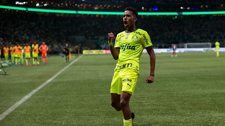 Bayern Munich were reportedly keen on signing Estêvão Willian from Palmeiras in the summer.