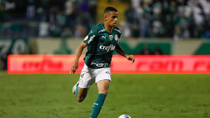 Giovani já teve algumas oportunidades no time profissional.