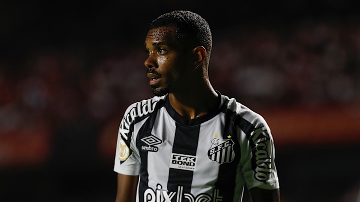 Lucas Pires está de saída do Peixe