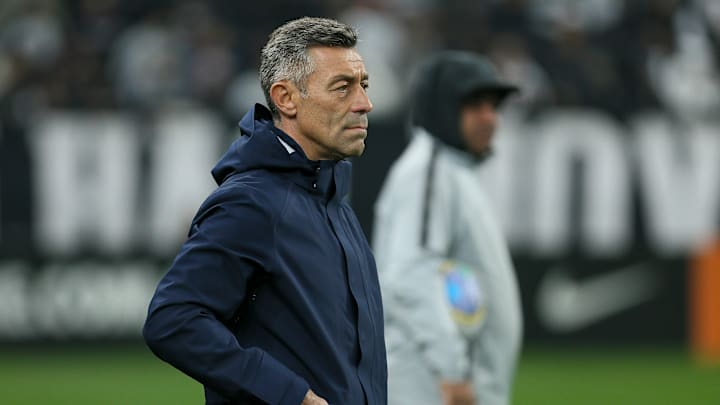 Pedro Caixinha encaminha acerto com o Grêmio para 2025