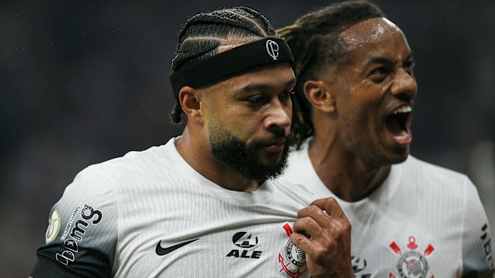 Memphis e Carrillo, do Corinthians, estão na lista