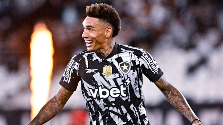 Igor Jesus é um dos titulares do Botafogo para o clássico