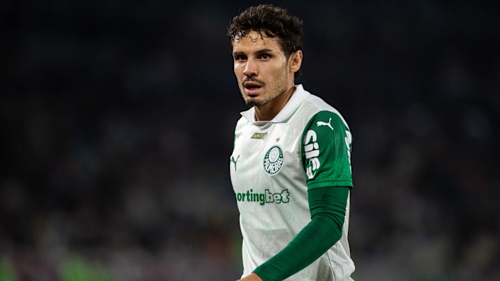 Raphael Veiga atravessa momento de baixa no Palmeiras Raphael Veiga atravessa momento de baixa no Palmeiras
