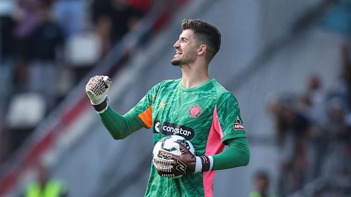 Nikola Vasilj hat eine überragende Elfmeterquote