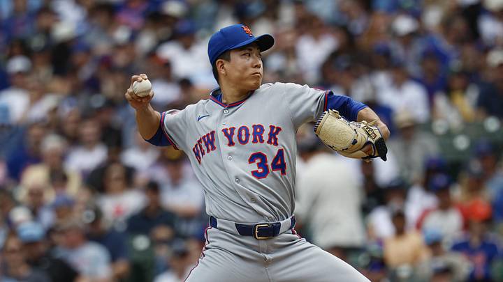 Apr 17, 2026; Chicago, Illinois, USA; New York Mets starting pitcher Kodai Senga (34) delivers a pitch against the Chicago Cubs during the first inning at Wrigley Field. Mandatory Credit: Kamil Krzaczynski-Imagn Images Apr 17, 2026; Chicago, Illinois, USA; New York Mets starting pitcher Kodai Senga (34) delivers a pitch against the Chicago Cubs during the first inning at Wrigley Field. Mandatory Credit: Kamil Krzaczynski-Imagn Images