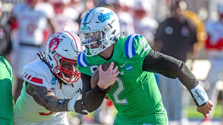 One standout QB transfer prospect is reportedly set for a second visit ahead of a transfer decision.