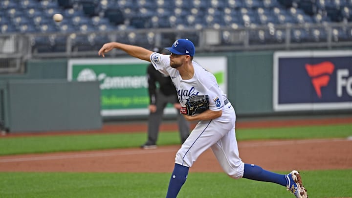 Kansas City Royals relief pitcher Jesse Hahn (32) delivers a pitch during the ninth inning against the Detroit Tigers at Kauffman Stadium in 2020.