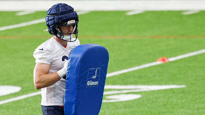 May 8, 2026; Lake Forest, IL, USA; Chicago Bears defensive back Dillon Thieneman (31) looks on during Rookie Minicamp at Halas Hall. Kamil Krzaczynski-Imagn Images May 8, 2026; Lake Forest, IL, USA; Chicago Bears defensive back Dillon Thieneman (31) looks on during Rookie Minicamp at Halas Hall. Kamil Krzaczynski-Imagn Images