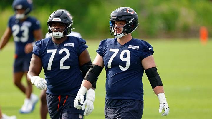 Chicago Bears offensive tackles Kiran Amegadjie and Theo Benedet at practice. Mandatory Credit: Kamil Krzaczynski-Imagn Images Chicago Bears offensive tackles Kiran Amegadjie and Theo Benedet at practice. Mandatory Credit: Kamil Krzaczynski-Imagn Images