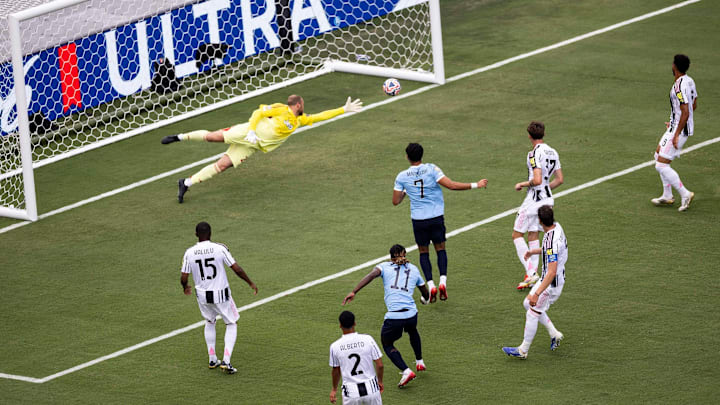 Jeremy Doku anotó el primero de los cinco contra la Juventus Jeremy Doku anotó el primero de los cinco contra la Juventus