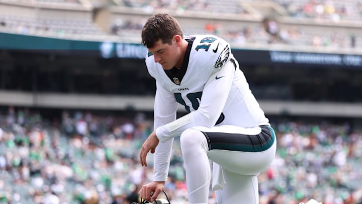 Aug 16, 2025; Philadelphia, Pennsylvania, USA; Philadelphia Eagles quarterback Tanner McKee (16) kneels on the field before a game against the Cleveland Browns at Lincoln Financial Field. Mandatory Credit: Bill Streicher-Imagn Images Aug 16, 2025; Philadelphia, Pennsylvania, USA; Philadelphia Eagles quarterback Tanner McKee (16) kneels on the field before a game against the Cleveland Browns at Lincoln Financial Field. Mandatory Credit: Bill Streicher-Imagn Images