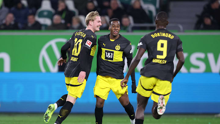 Julian Brandt mit Jamie Gittens und Serhou Guirassy