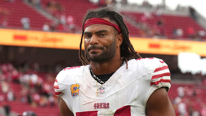 San Francisco 49ers middle linebacker Fred Warner (54) San Francisco 49ers middle linebacker Fred Warner (54)