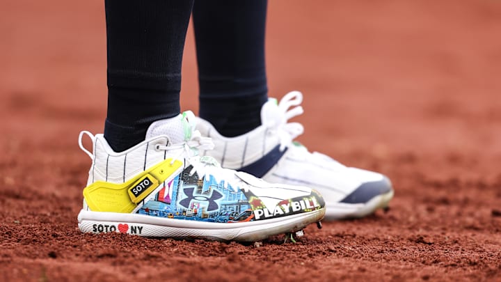 Soto lució unos zapatos con mensajes hacia Nueva York