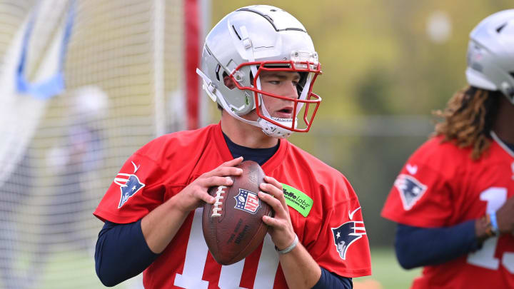 May 11, 2024; Foxborough, MA, USA; New England Patriots quarterback Drake Maye (10) works out at at the New England Patriots rookie camp at Gillette Stadium.  Mandatory Credit: Eric Canha-USA TODAY Sports