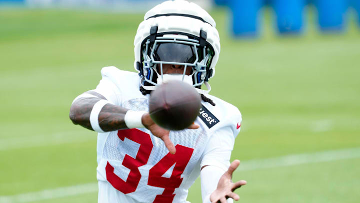 K'Von Wallace prepares to make a catch during practice, Sunday, July 27, 2025, in East Rutherford.