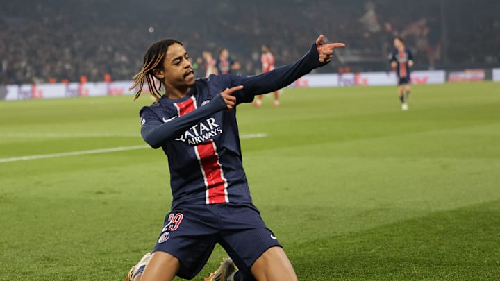 TOPSHOT-FBL-EUR-C1-PSG-BREST
