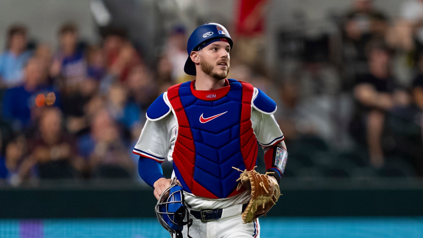 Why the Nationals should target this recently non-tendered veteran backstop