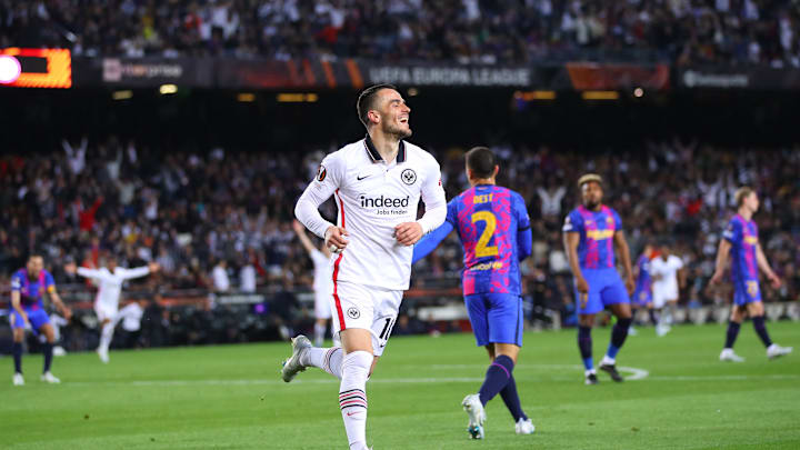 Filip Kostic im Eintracht-Trikot auf dem Weg zum EL-Titel 2022