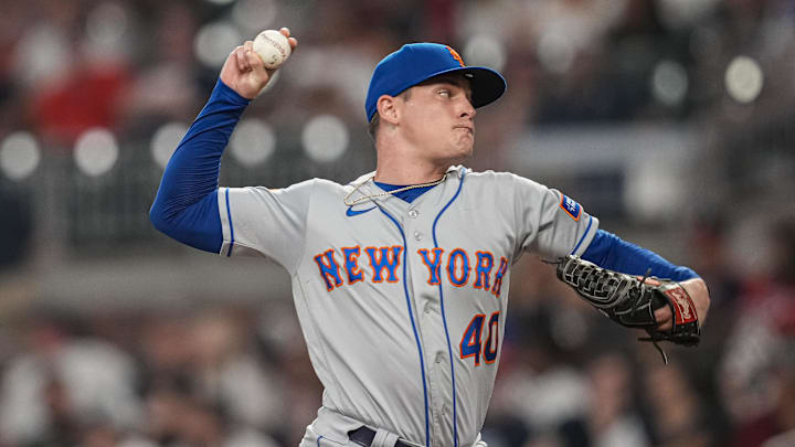 Aug 21, 2023; Cumberland, Georgia, USA; New York Mets relief pitcher Drew Smith (40) pitches against the Atlanta Braves during the ninth inning at Truist Park. Mandatory Credit: Dale Zanine-Imagn Images Aug 21, 2023; Cumberland, Georgia, USA; New York Mets relief pitcher Drew Smith (40) pitches against the Atlanta Braves during the ninth inning at Truist Park. Mandatory Credit: Dale Zanine-Imagn Images