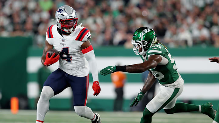 New England Patriots running back Antonio Gibson