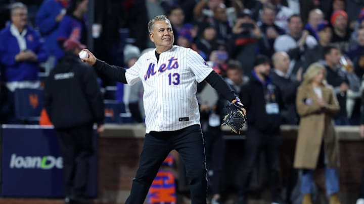 Oct 17, 2024; New York City, New York, USA; Former New York Mets Edgardo Alfonzo throws out the ceremonial first pitch before game four of the NLCS for the 2024 MLB playoffs at Citi Field. Mandatory Credit: Brad Penner-Imagn Images Oct 17, 2024; New York City, New York, USA; Former New York Mets Edgardo Alfonzo throws out the ceremonial first pitch before game four of the NLCS for the 2024 MLB playoffs at Citi Field. Mandatory Credit: Brad Penner-Imagn Images