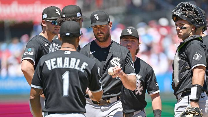 Jun 7, 2026; Philadelphia, Pennsylvania, USA; Chicago White Sox pitcher Tyler Gilbert (40) is removed from the game by manager Will Venable (1) during the first inning against the Philadelphia Phillies at Citizens Bank Park. Mandatory Credit: Eric Hartline-Imagn Images