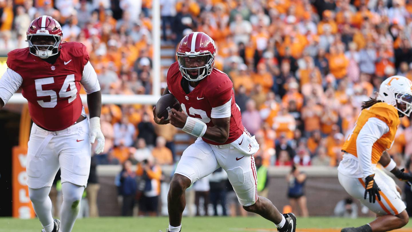 Alabama's 26-10 loss to Tennessee marks first back-to-back regular-season losses since 2007; Keelon Russell: 'I put it all on myself' after four turnovers