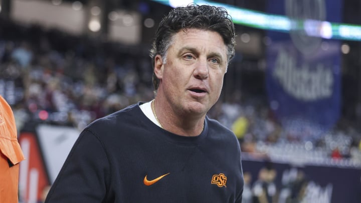 Dec 27, 2023; Houston, TX, USA; Oklahoma State Cowboys head coach Mike Gundy on the sideline before the game against the Texas A&M Aggies at NRG Stadium. Mandatory Credit: Troy Taormina-USA TODAY Sports Dec 27, 2023; Houston, TX, USA; Oklahoma State Cowboys head coach Mike Gundy on the sideline before the game against the Texas A&M Aggies at NRG Stadium. Mandatory Credit: Troy Taormina-USA TODAY Sports