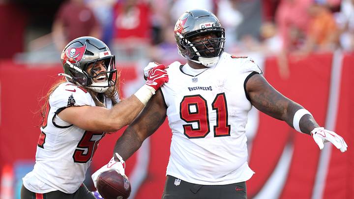 Sep 27, 2026; Tampa, Florida, USA; Tampa Bay Buccaneers linebacker Christian Rozeboom (52) and defensive tackle A'Shawn Robinson (91) react after a play against the Minnesota Vikings during the third quarter at Raymond James Stadium. Mandatory Credit: Matt Pendleton-Imagn Images Sep 27, 2026; Tampa, Florida, USA; Tampa Bay Buccaneers linebacker Christian Rozeboom (52) and defensive tackle A'Shawn Robinson (91) react after a play against the Minnesota Vikings during the third quarter at Raymond James Stadium. Mandatory Credit: Matt Pendleton-Imagn Images