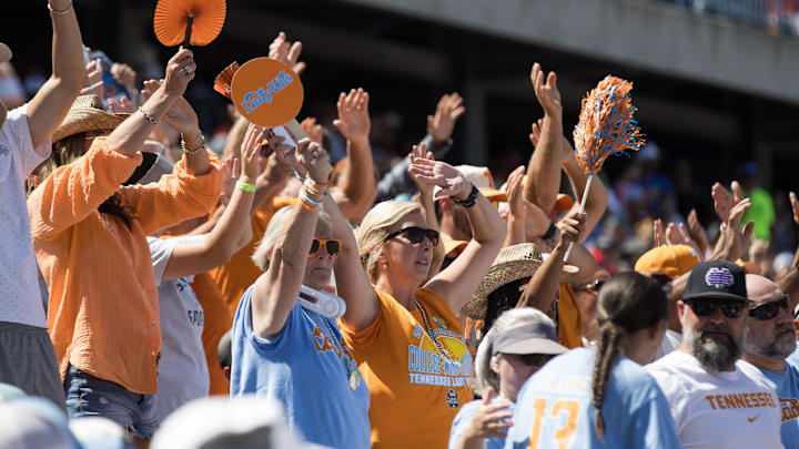 Tennessee Volunteers and UCLA Bruins fans. Mandatory Credit: Brett Rojo-Imagn Images