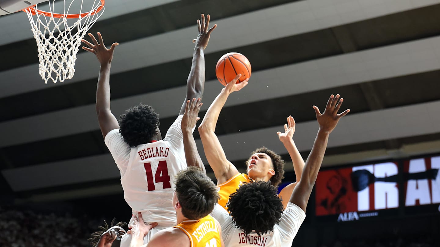 Tennessee Basketball Defeats Alabama on The Road