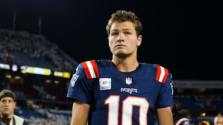 Oct. 5, 2025; Orchard Park, New York, USA; New England Patriots quarterback Drake Maye (10) walks off the field against the Buffalo Bills after the game at Highmark Stadium. Oct. 5, 2025; Orchard Park, New York, USA; New England Patriots quarterback Drake Maye (10) walks off the field against the Buffalo Bills after the game at Highmark Stadium.