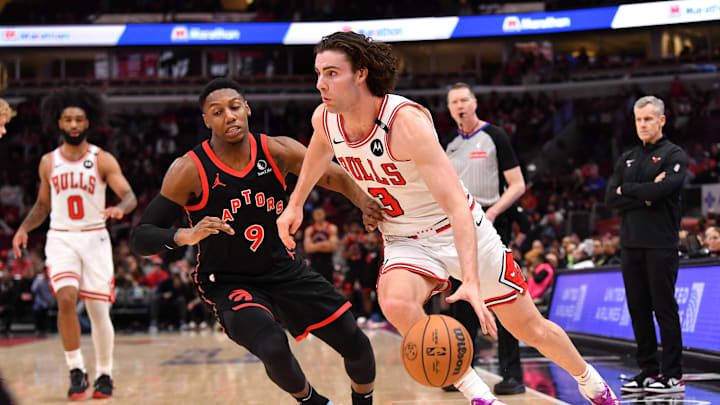 Feb 28, 2025; Chicago, Illinois, USA; Chicago Bulls guard Josh Giddey (3) drives against Toronto Raptors guard RJ Barrett (9) during a game at the United Center. Mandatory Credit: Patrick Gorski-Imagn Images Feb 28, 2025; Chicago, Illinois, USA; Chicago Bulls guard Josh Giddey (3) drives against Toronto Raptors guard RJ Barrett (9) during a game at the United Center. Mandatory Credit: Patrick Gorski-Imagn Images