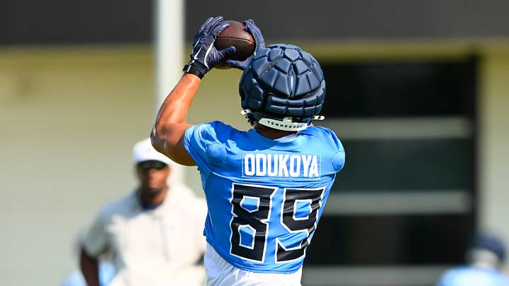 Jul 24, 2025; Nashville, TN, USA;  Tennessee Titans tight end Thomas Odukoya (89) makes a catch during training camp at Ascension Saint Thomas Sports Park. Mandatory Credit: Steve Roberts-Imagn Images