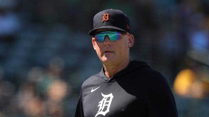 Detroit Tigers manager A.J. Hinch (14) walks back to the dugout following a pitching change. Credit: Darren Yamashita-Imagn Images Detroit Tigers manager A.J. Hinch (14) walks back to the dugout following a pitching change. Credit: Darren Yamashita-Imagn Images