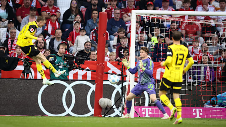 FC Bayern München v Borussia Dortmund - Bundesliga
