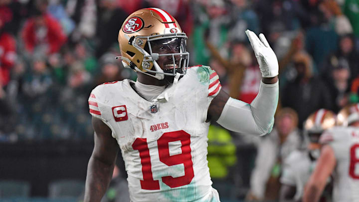 Dec 3, 2023; Philadelphia, Pennsylvania, USA; San Francisco 49ers wide receiver Deebo Samuel (19) waves goodbye to the Philadelphia Eagles fans after scoring a touchdown during the fourth quarter at Lincoln Financial Field. Mandatory Credit: Eric Hartline-Imagn Images