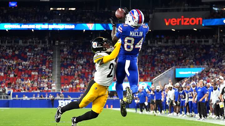 Aug 27, 2026; Orchard Park, New York, USA; Pittsburgh Steelers defensive back Daryl Porter (27) breaks up a pass intended for Buffalo Bills wide receiver Ja'mori Maclin (84) during the fourth quarter at New Highmark Stadium. Aug 27, 2026; Orchard Park, New York, USA; Pittsburgh Steelers defensive back Daryl Porter (27) breaks up a pass intended for Buffalo Bills wide receiver Ja'mori Maclin (84) during the fourth quarter at New Highmark Stadium.