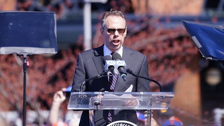 Apr 15, 2022; New York City, New York, USA; New York Mets radio broadcaster Howie Rose serves as master of ceremonies during the Tom Seaver Statue unveiling ceremony prior to the game against the Arizona Diamondbacks at Citi Field. Mandatory Credit: Gregory Fisher-Imagn Images