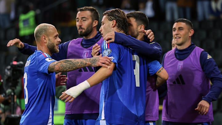 (R) Mateo Retegui of Italy and (L) Federico Dimarco...